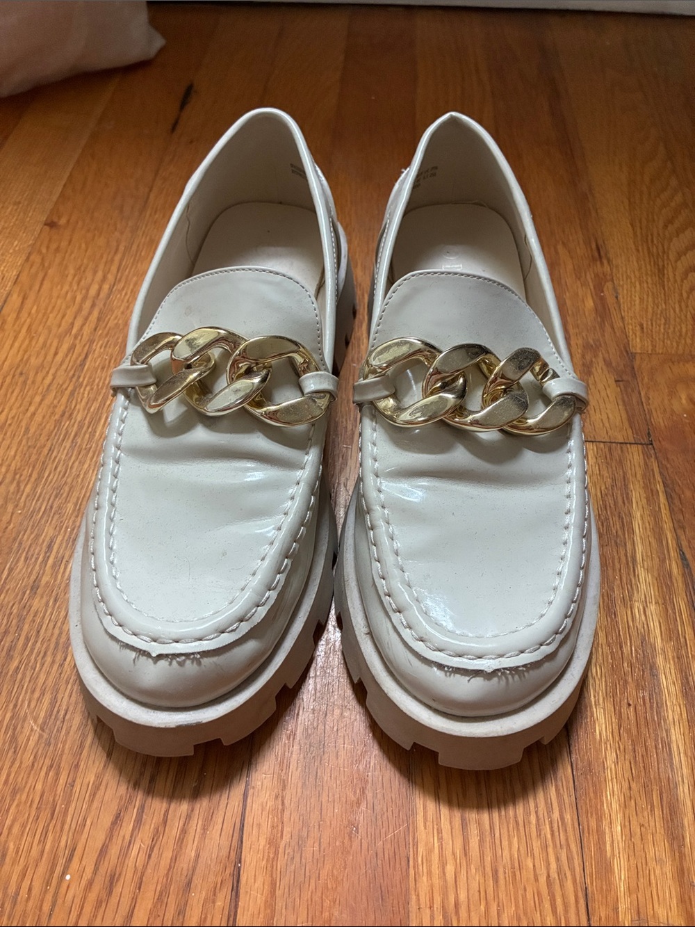 Dream Pairs Cream Lug Sole Loafers with Gold Chain